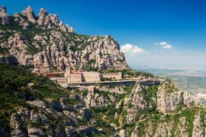 Mengunjungi Gunung Montserrat (Spanyol): ulasan Biara Catalonia Montserrat